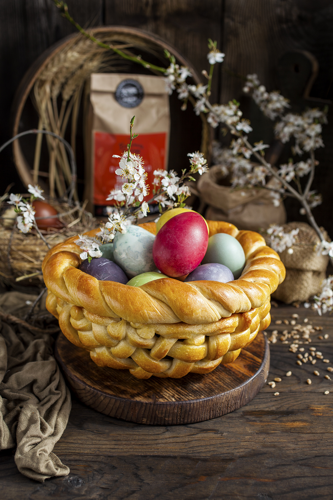 Великденска кошничка с типово брашно