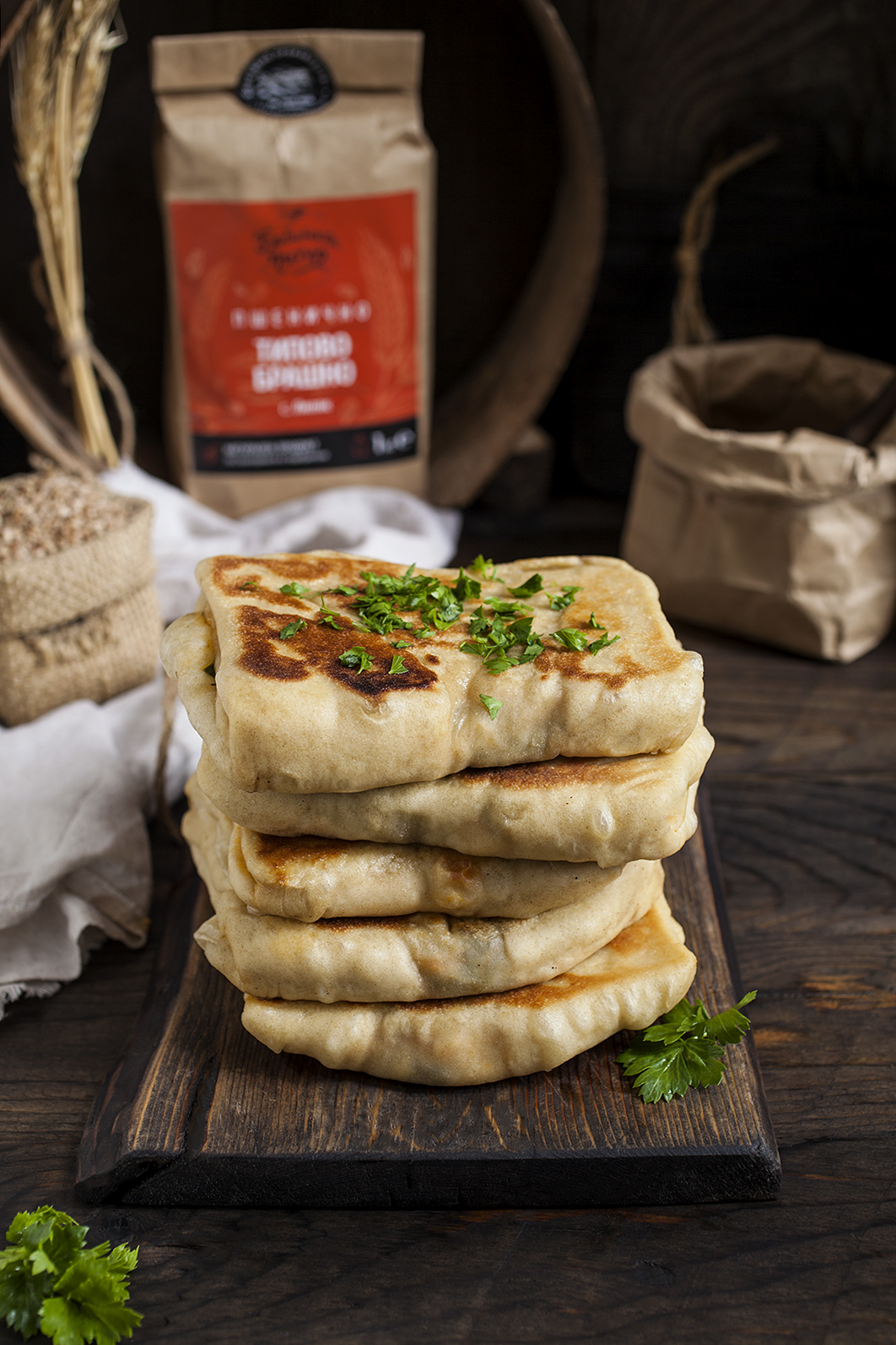 Гюзлеми със спанак, киселец и сирене и типово брашно