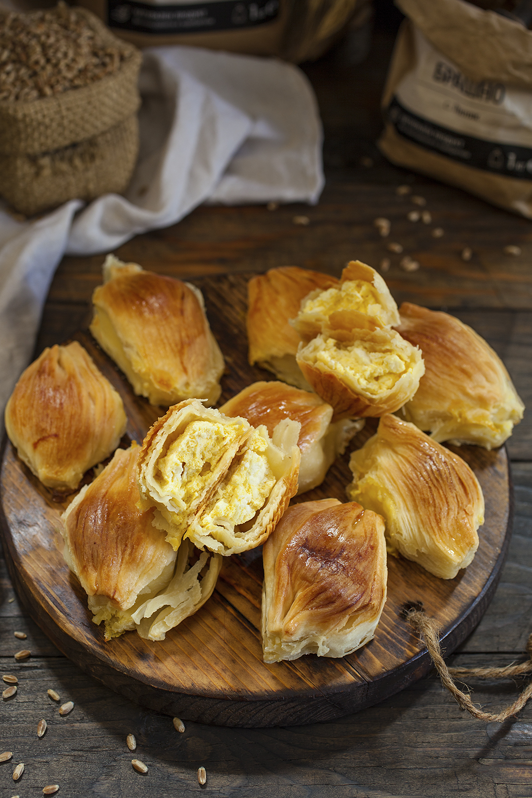 Мини банички със сирене