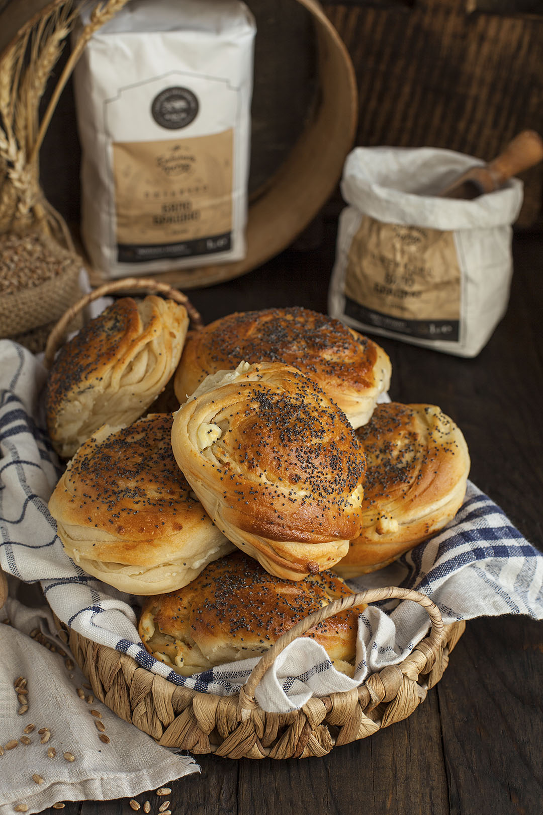 Вкусни закуски със сирене