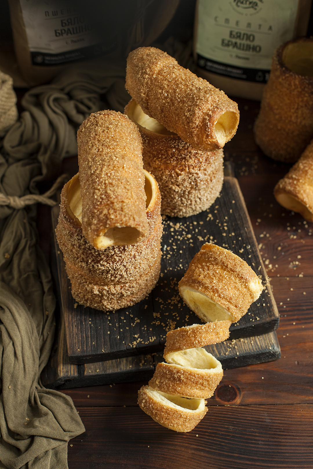 Коминчета/ Kürtőskalács с бяло брашно и спелта